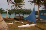 0276_marshall_islands_model_canoe
